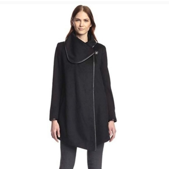 Betsey Johnson Black Brushed Wool Fold-Over Neck Drape Coat Asymmetric Hem Sz 4 - Picture 1 of 16